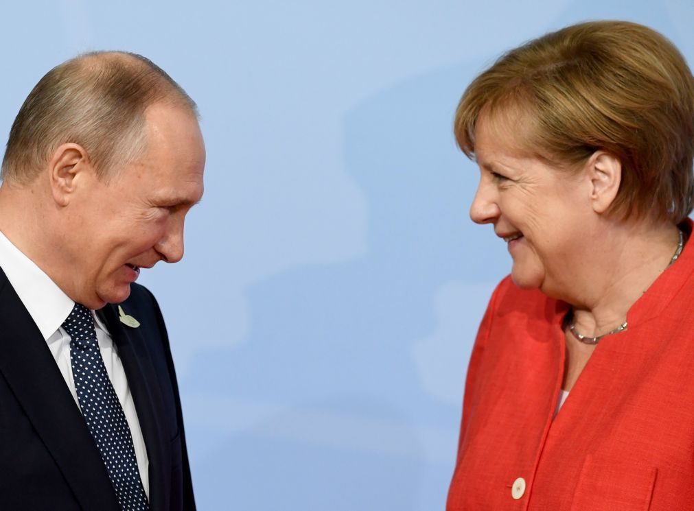 Merkel e Putin de acordo na necessidade de solução pacífica para Coreia do Norte