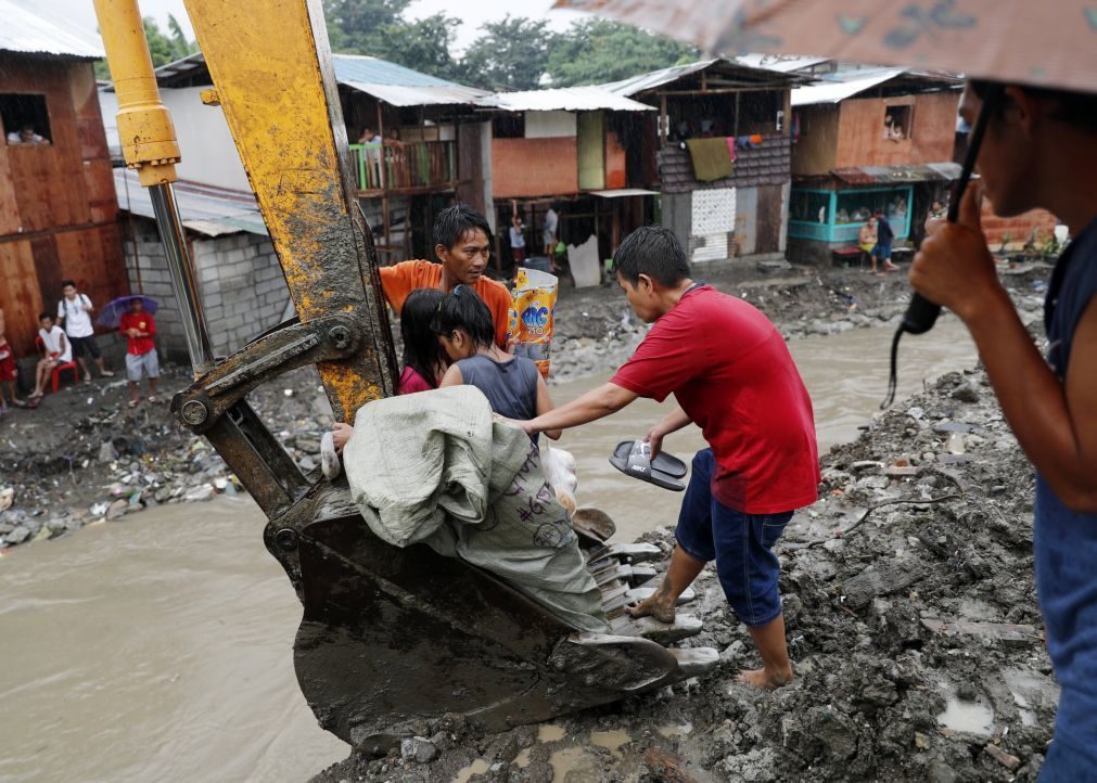 Pelo menos 4 mortos e 18 desaparecidos devido à tempestade Maring nas Filipinas