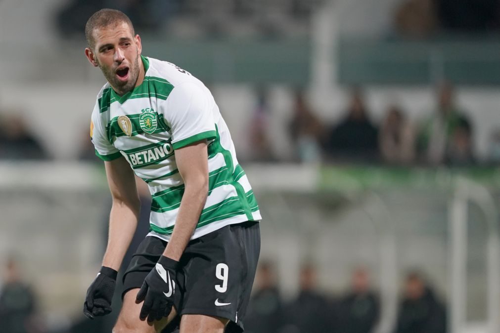 Slimani rescinde com o Sporting e assina pelos franceses do Brest