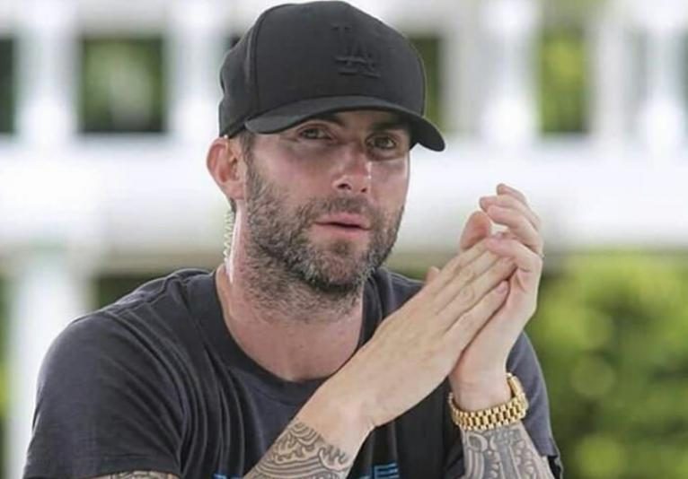 Adam Levine acusado de trair a mulher e de fazer pedido insólito à amante