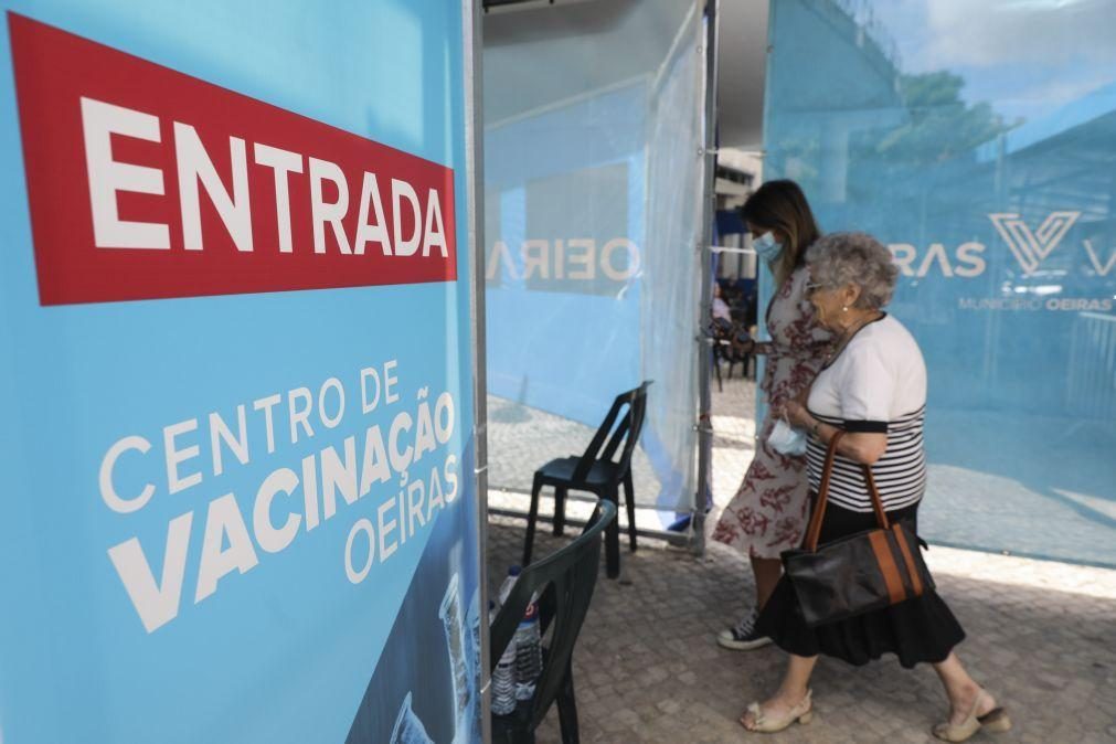 Vacina de reforço contra a covid-19 disponível em 