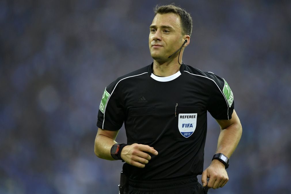 Felix Zwayer no Benfica-Manchester United e Michael Oliver no Juventus-Sporting