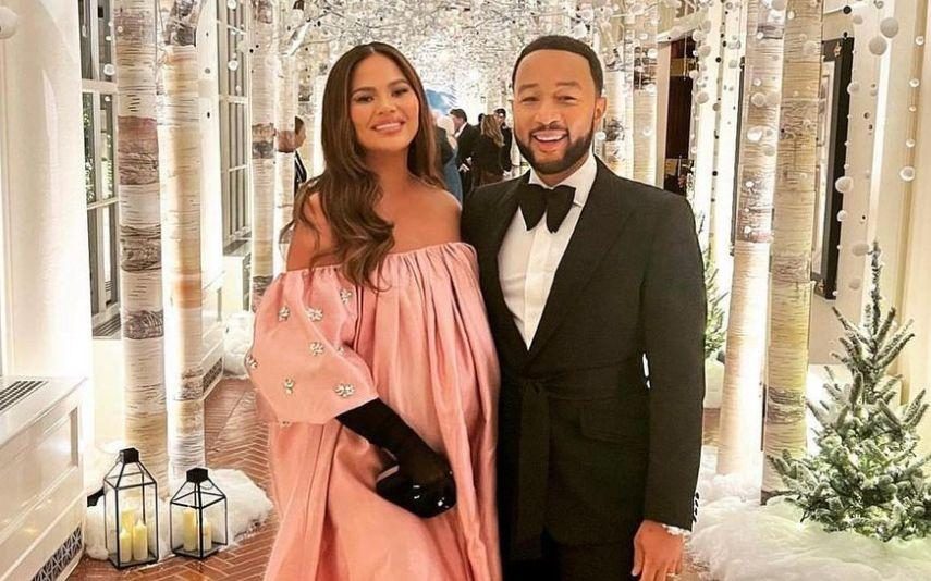 Chrissy Teigen e John Legend  - Partilham primeira fotografia de filha recém-nascida