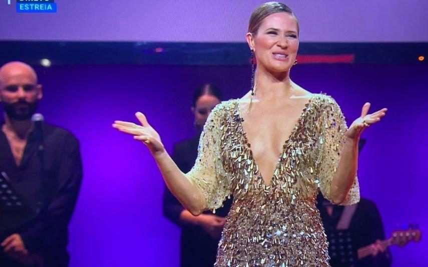 Dança Comigo Sílvia Alberto deslumbra com vestido ousado