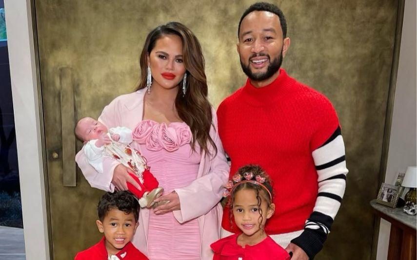 John Legend - Partilha adorável foto da família: “A melhor companhia”