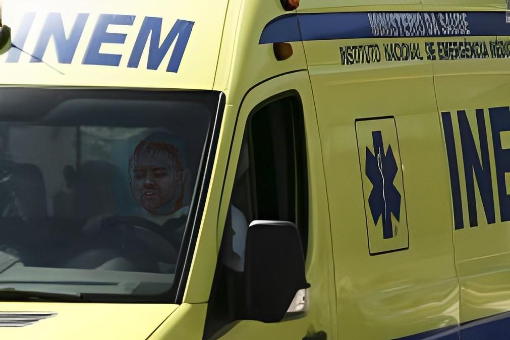 Bebé não espera e mãe dá à luz na autoestrada