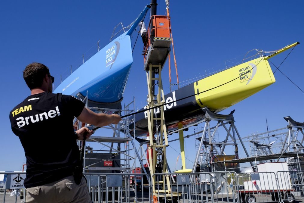 Team Brunel vence corrida de porto da Volvo Ocean Race