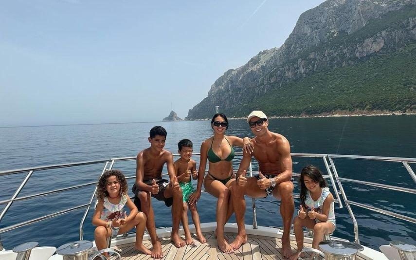 Georgina Rodriguez Apanhada a apalpar o rabiosque de Cristiano Ronaldo