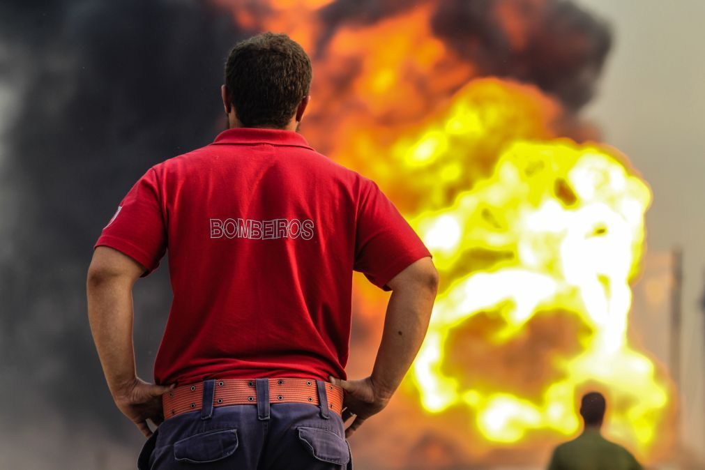 Incêndio no centro de Lisboa faz quatro feridos. Veja o vídeo