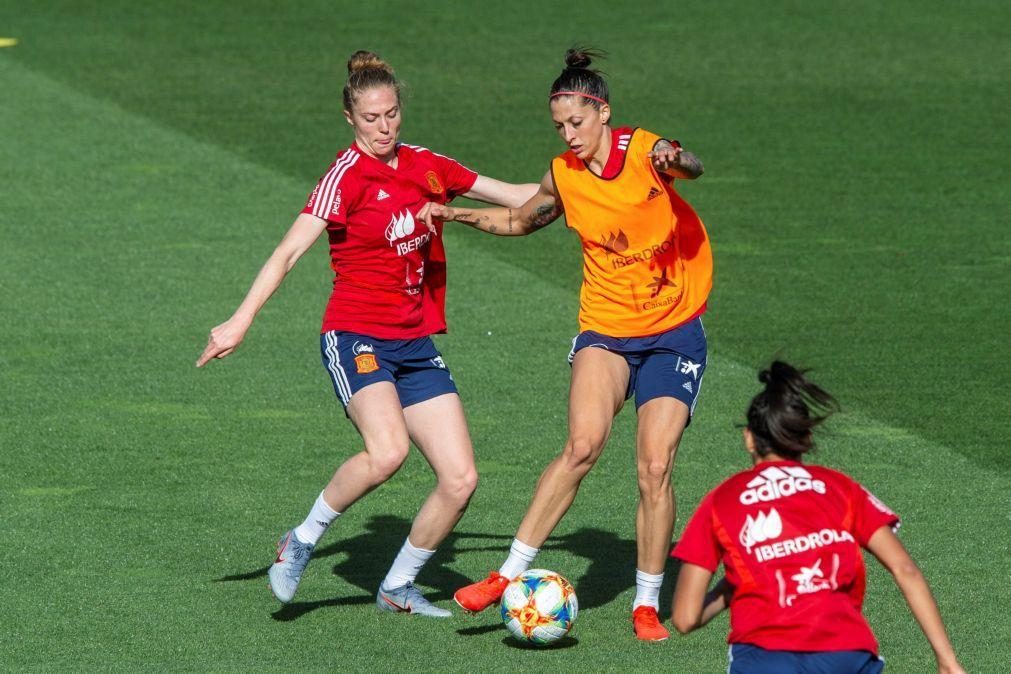 Espanholas campeãs do mundo de futebol mantêm recusa em jogar na seleção