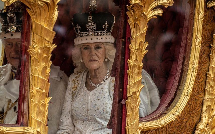 Camilla Parker Bowles - Em ‘maus lençóis’! Rainha acusada de consumir canábis!