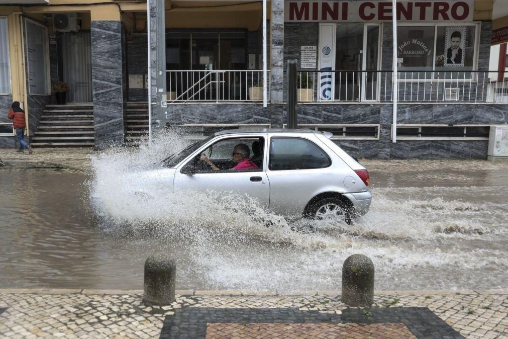 Mau tempo provoca mais de 230 ocorrências entre as 00:00 e as 11:30