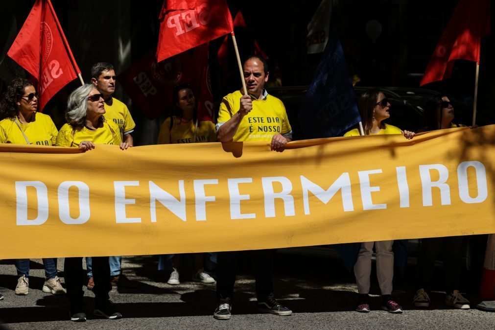 Sindicato de enfermeiros marca greve ao trabalho extra até final do ano