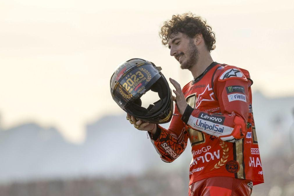 Francesco Bagnaia vence, sagra-se campeão e consegue feito com 25 anos