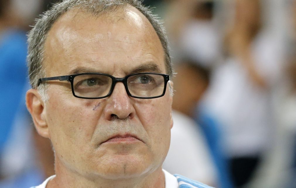 Marcelo Bielsa recorre à liga francesa para defender-se da saída do Lille