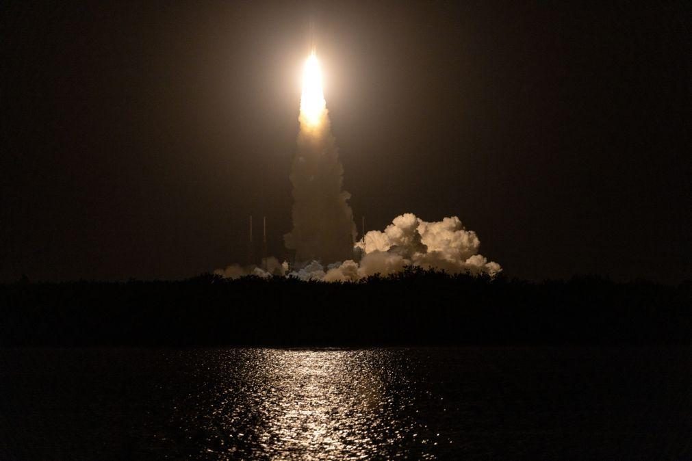 Foguetão com módulo americano descolou em direção à Lua