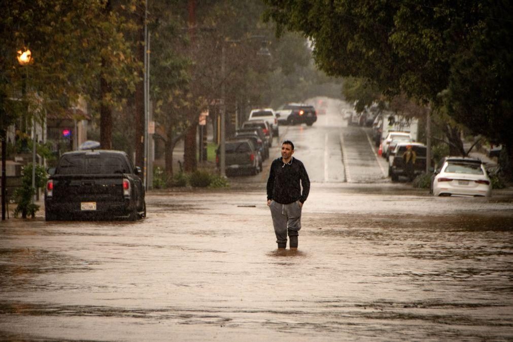 Mais de 14 milhões de pessoas em alerta na Califórnia devido a 