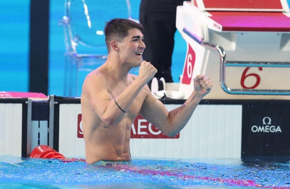 Diogo Ribeiro na final dos 100 m mariposa dos Mundiais de Natação com recorde nacional