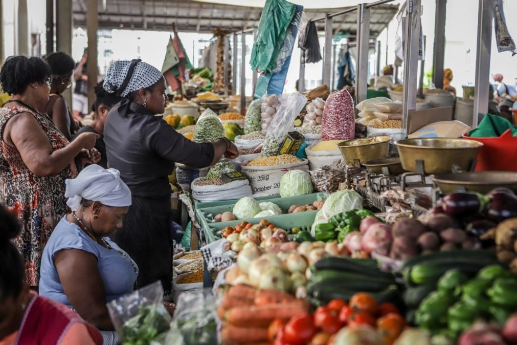 Igualdade de género progride, mas mercado da Praia mostra outra tradição