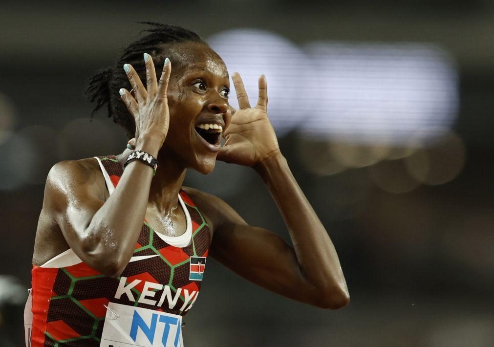 Queniana Faith Kipyegon bate recorde mundial dos 1.500 metros