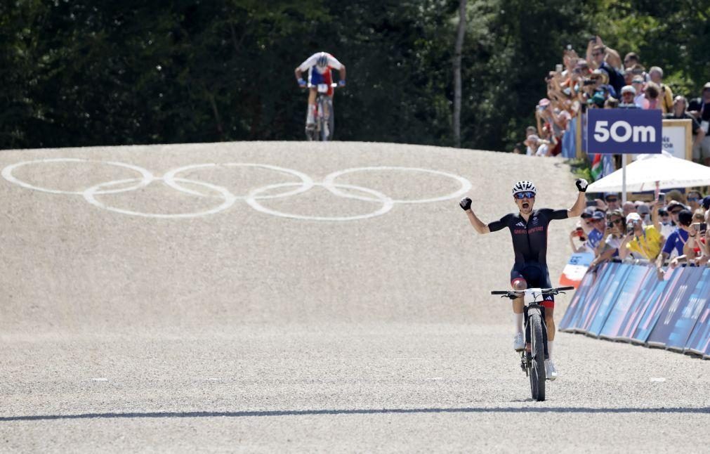 Paris2024 - Thomas Pidcock 'bisa' e Pauline Prévot estreia 'ouro' em 'cross country'