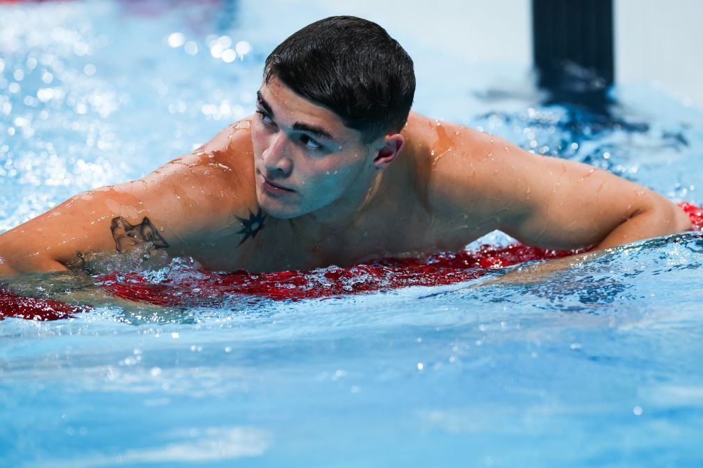 Nadador português Diogo Ribeiro falha meias-finais dos 100 mariposa de Paris2024