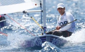 Eduardo Marques aliviado com triunfo na sexta regata em ILCA 7 em Paris2024