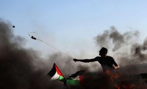 Centenas manifestam-se na Cisjordânia em apoio a palestinianos detidos por Israel