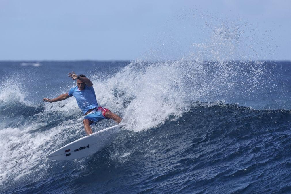 Kauli Vaast e Caroline Marks campeões olímpicos de surf em Paris2024