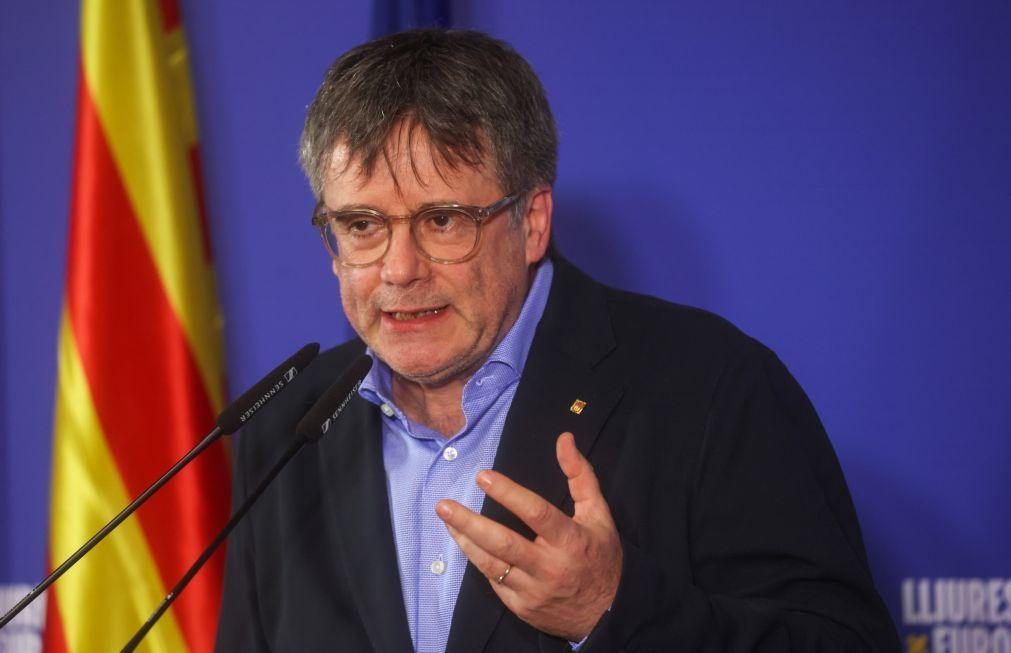 Puigdemont diz que volta a Espanha na quinta-feira apesar de risco de detenção