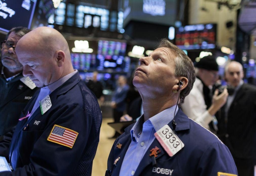 Wall Street inverte tendência com que abriu a sessão e fecha em perda