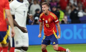 FC Barcelona oficializa contratação de Dani Olmo aos alemães do Leipzig