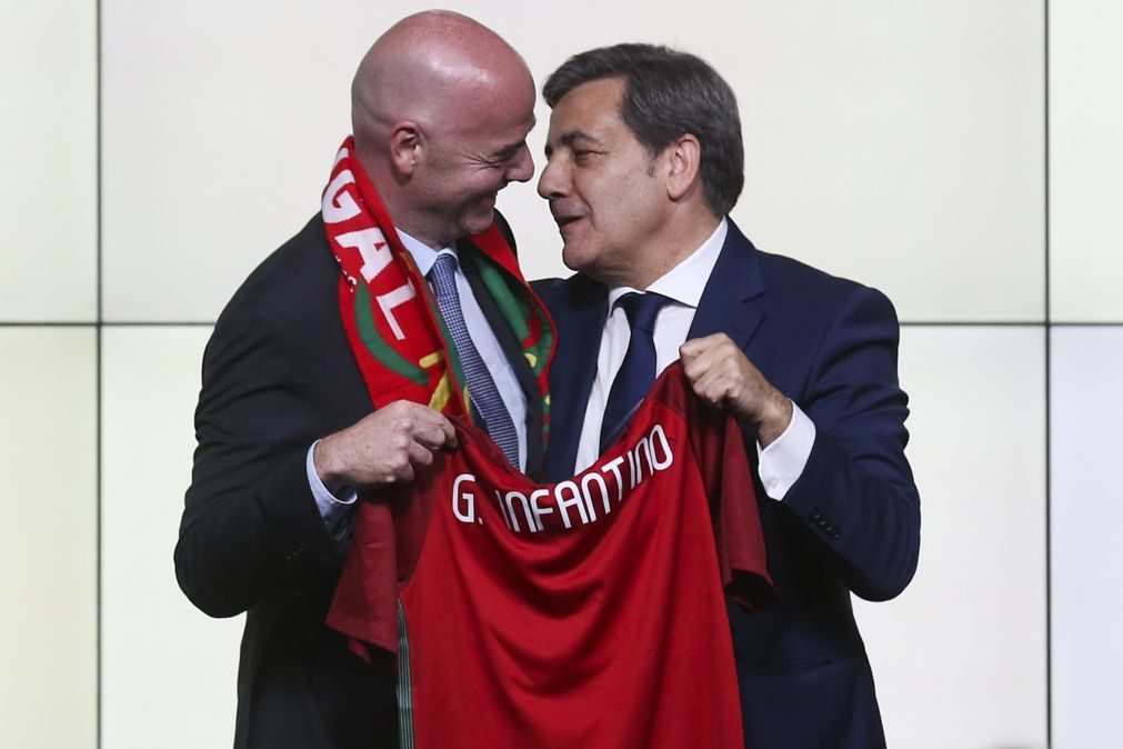 Gianni Infantino e Fernando Gomes reuniram-se em Paris para discutirem Mundial2030