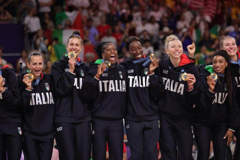 Itália vence campeão EUA e conquista inédito ouro no voleibol feminino em Paris2024