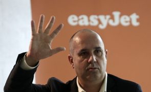 Diretor-geral da easyJet insta tripulantes a suspender greve e voltar às discussões