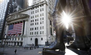 Wall Street sem indicadores de relevo fecha em baixa e termina ciclo positivo