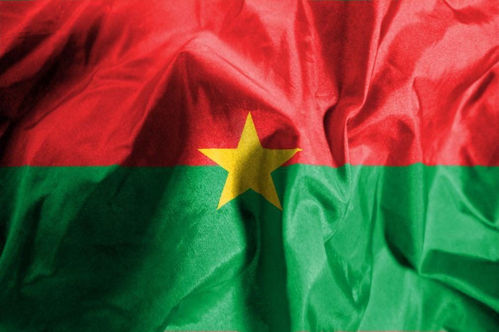 Pelo menos 100 mortos incluindo civis num ataque terrorista no Burkina Faso