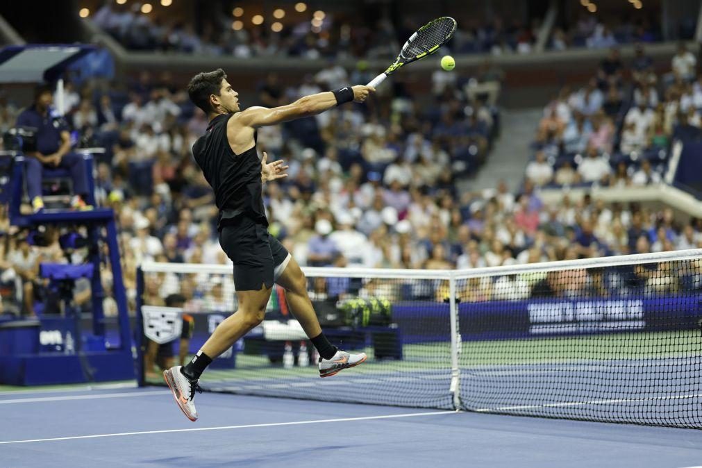 Carlos Alcaraz na segunda ronda do US Open após derrotar australiano Li Tu