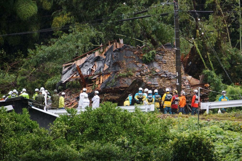 Quatro desaparecidos após deslizamento de terras no centro do Japão