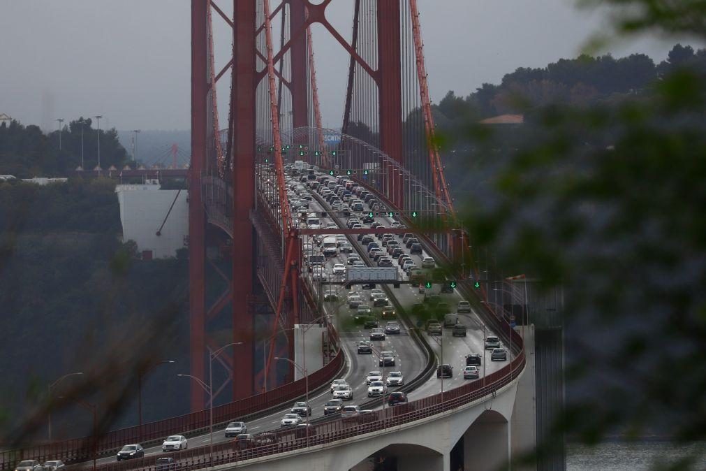 Retomada às 05:00 circulação de comboios na Ponte 25 de Abril