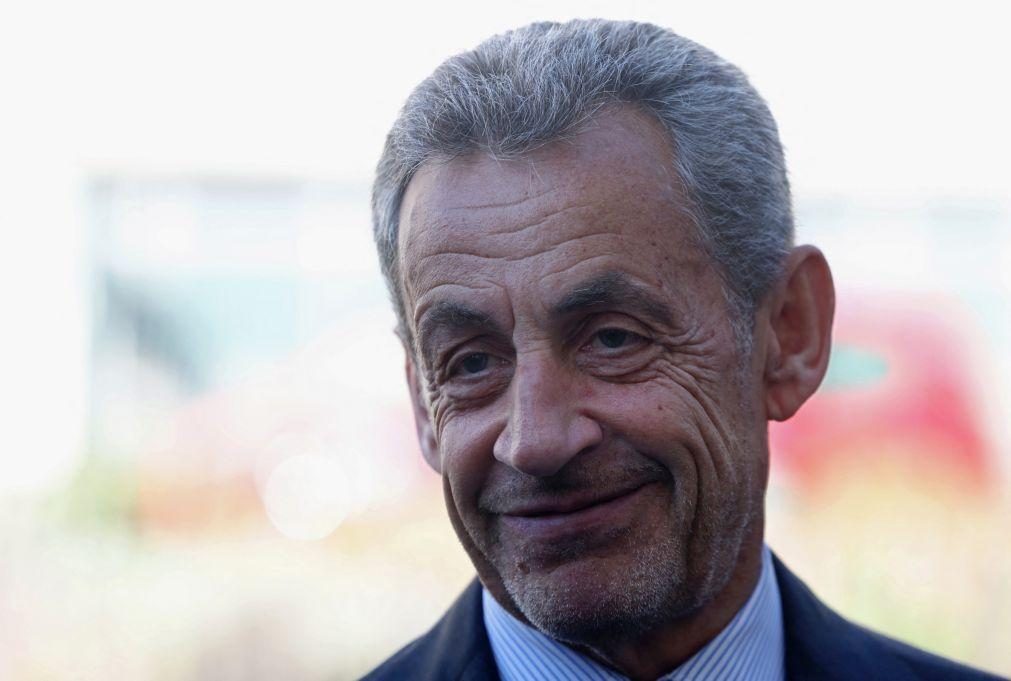 Sarkozy defende primeiro-ministro conservador porque França 