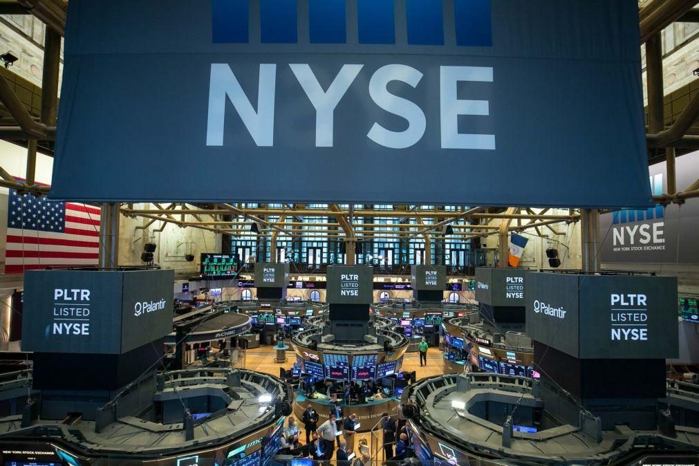 Wall Street fecha em forte baixa com investidores preocupados com economia global