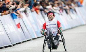 Luís Costa em quarto na prova de estrada a 13 segundos do bronze nos Paralímpicos