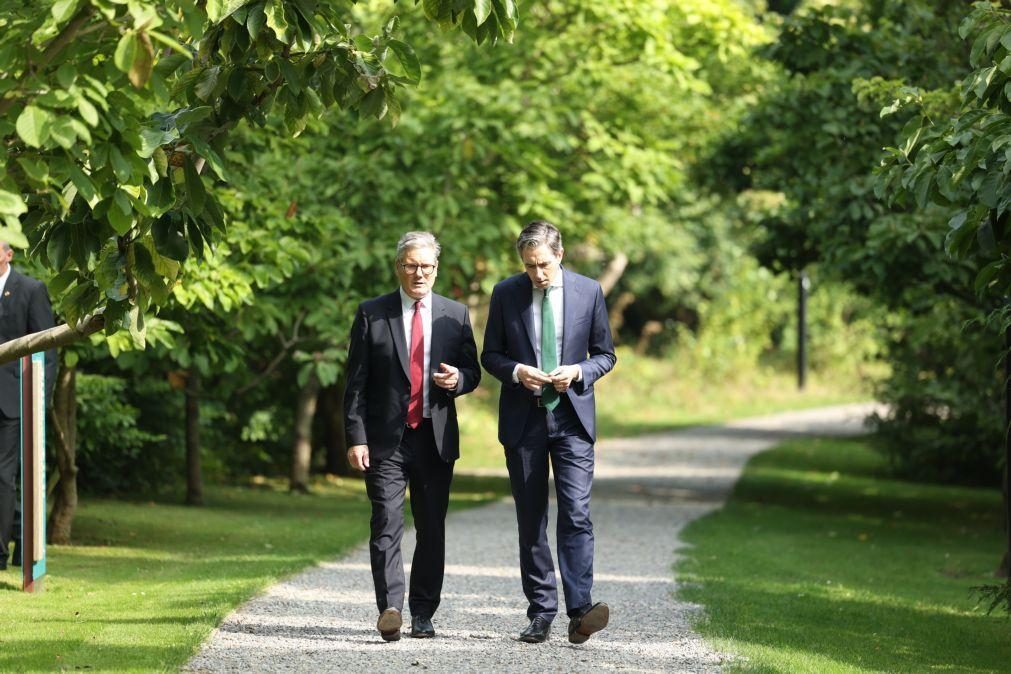 Keir Starmer em Dublin para Irlanda e Reino Unido iniciarem uma 