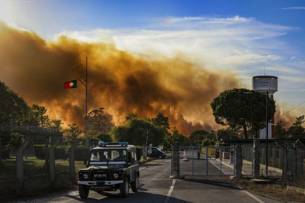 Combate ao fogo no concelho do Seixal reforçado com cinco meios aéreos