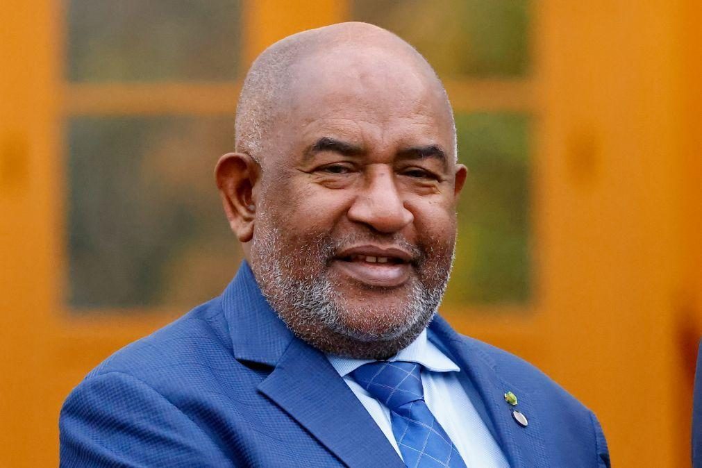 Presidente das Comoros sofre ferimentos ligeiros num ataque com uma faca