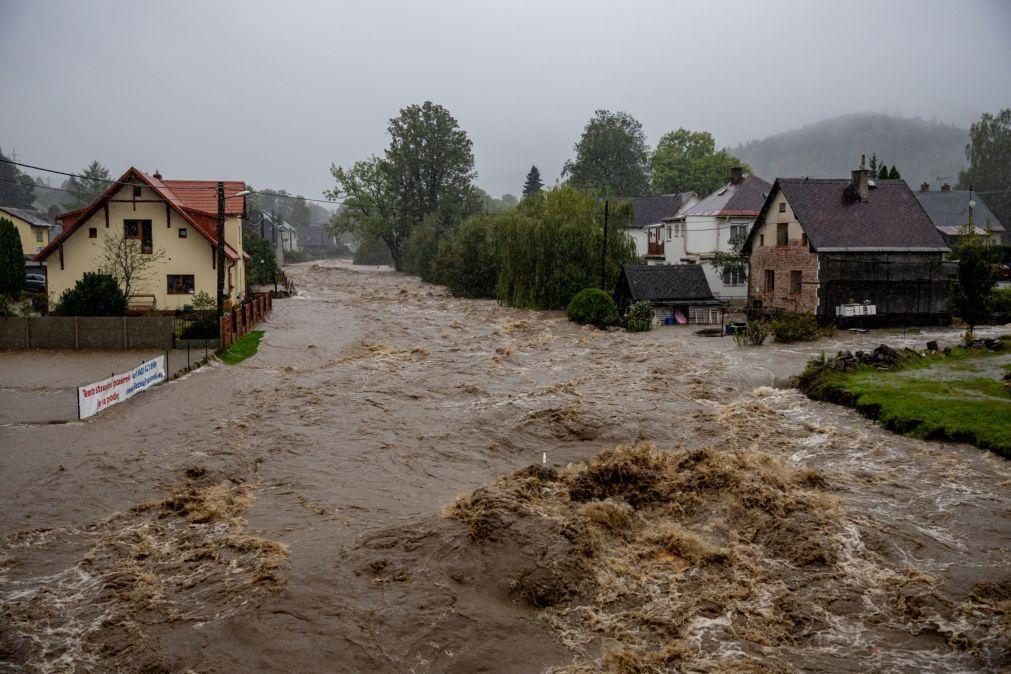 UE expressa solidariedade e promete apoiar vítimas da tempestade Boris