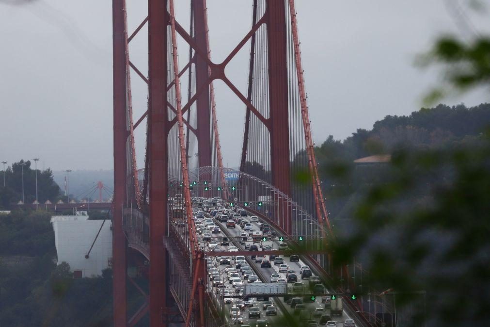 Circulação rodoviária na Ponte 25 de Abril já foi restabelecida