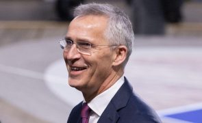 Stoltenberg despede-se alertando para perigo de 