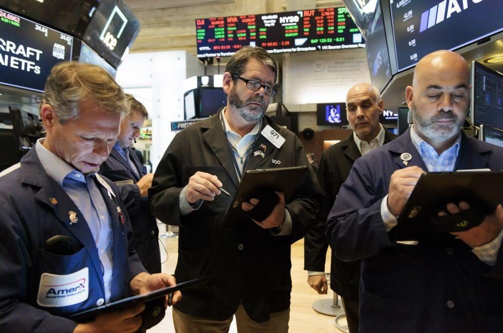 Wall Street fecha semana de recordes com novo máximo do Dow Jones